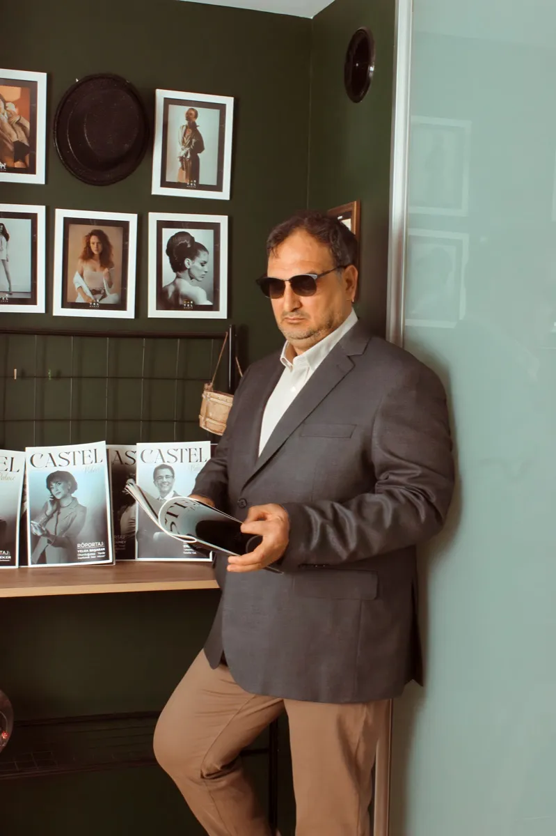 30 Yıllık Pazarlamacıdan Sahneye: Selahattin Taş’ın Sanat Yolculuğu Dikkat Çekiyor
