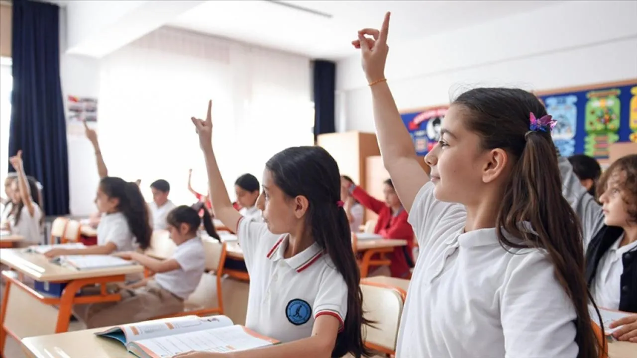 Meb’den Açıklama: Ara Tatiller Kaldırılmıyor Ama…