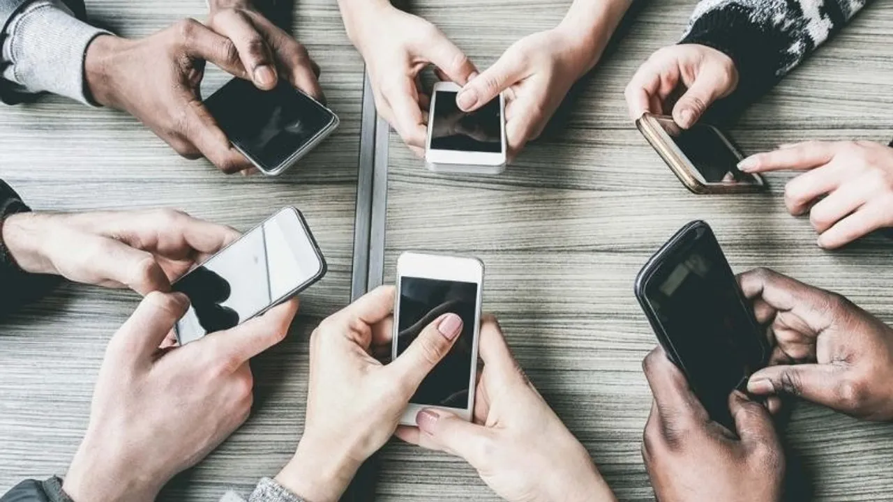 İtalya’da Alarm Veren Araştırma: Gençlerin %77’si Telefon Bağımlısı!
