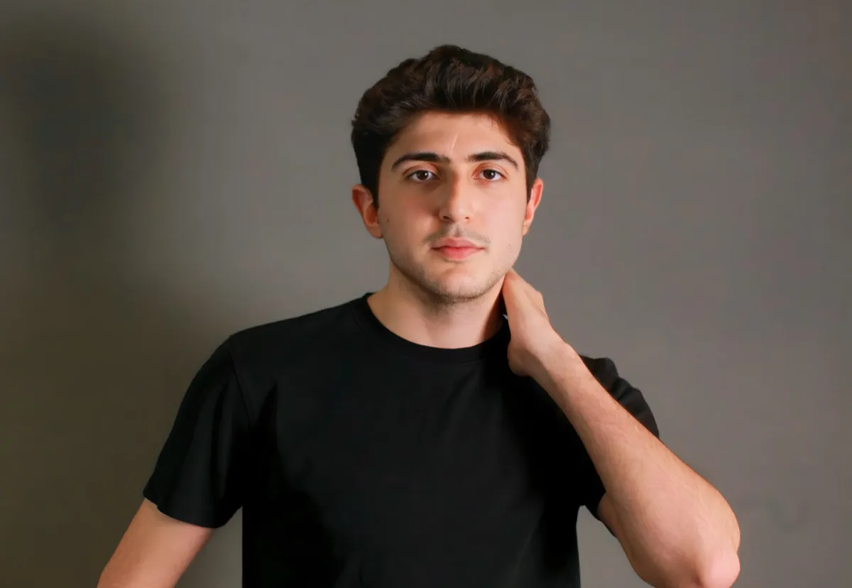 Sahne ve Kameranın Kesişiminde Genç Bir İsim: Muhammed Emin Sağlam