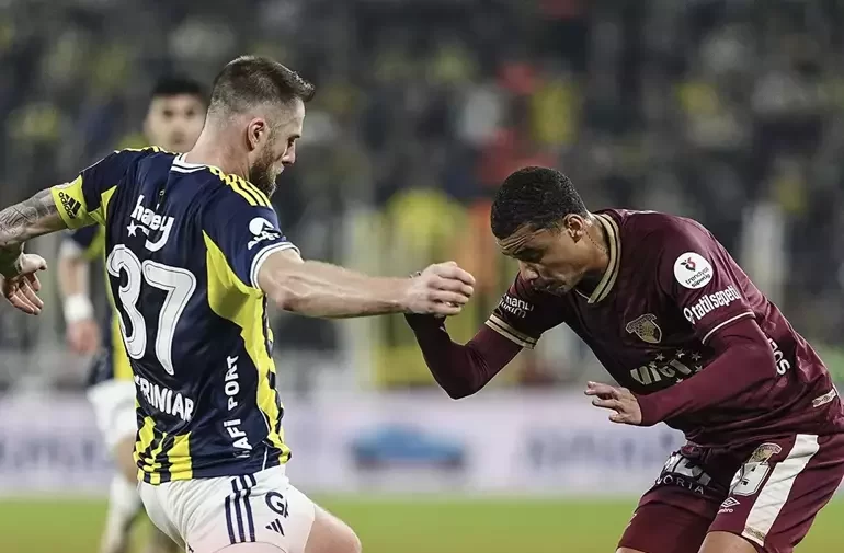 Fenerbahçe Öne Geçtiği Maçta Göztepe ile Sahasında Berabere Kaldı