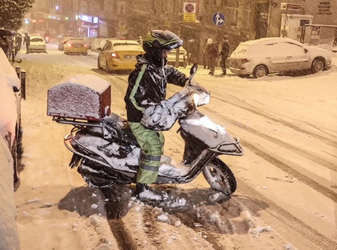 İstanbul’da Kar Alarmı! Motokuryelere Trafik Yasağı