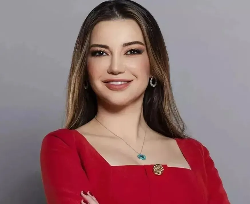 Sunucu Esra Ezmeci Hakkında “sahte Unvan” Kararı