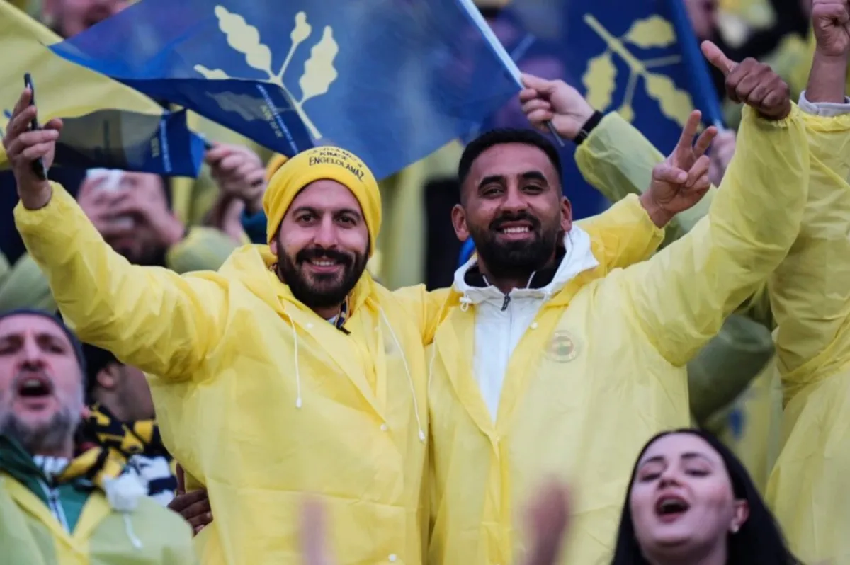 Fenerbahçe’den Süper Kupa Yağmurluğu Hamlesi