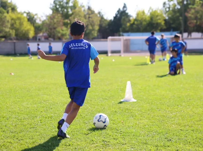 Bursa’da Futbol Maçında Bıçaklı Saldırı: Pas Vermeme Tartışması Kanlı Bitti