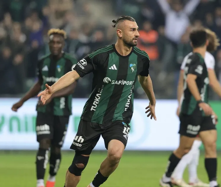 Serdar Dursun’dan Osimhen Sorusu Sonrası Çok Konuşulacak Yanıt: “Galatasaray’da Oynasam Atarım”