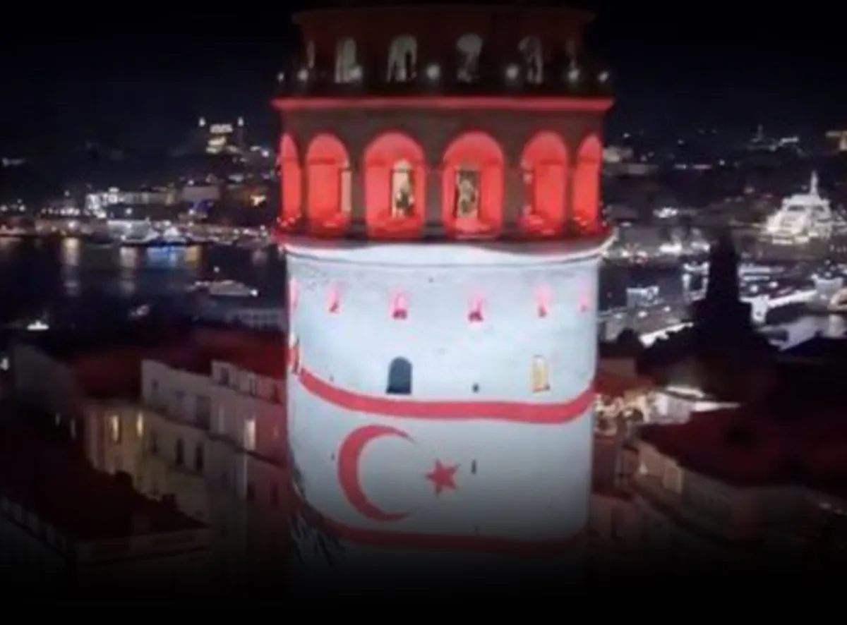 Galata Kulesi Kırmızı-Beyaz